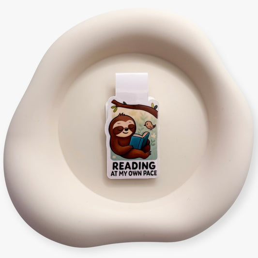 Embrace a calm flow with this sloth magnetic bookmark, designed for soft-pace readers and introverts who honour stillness and timing.